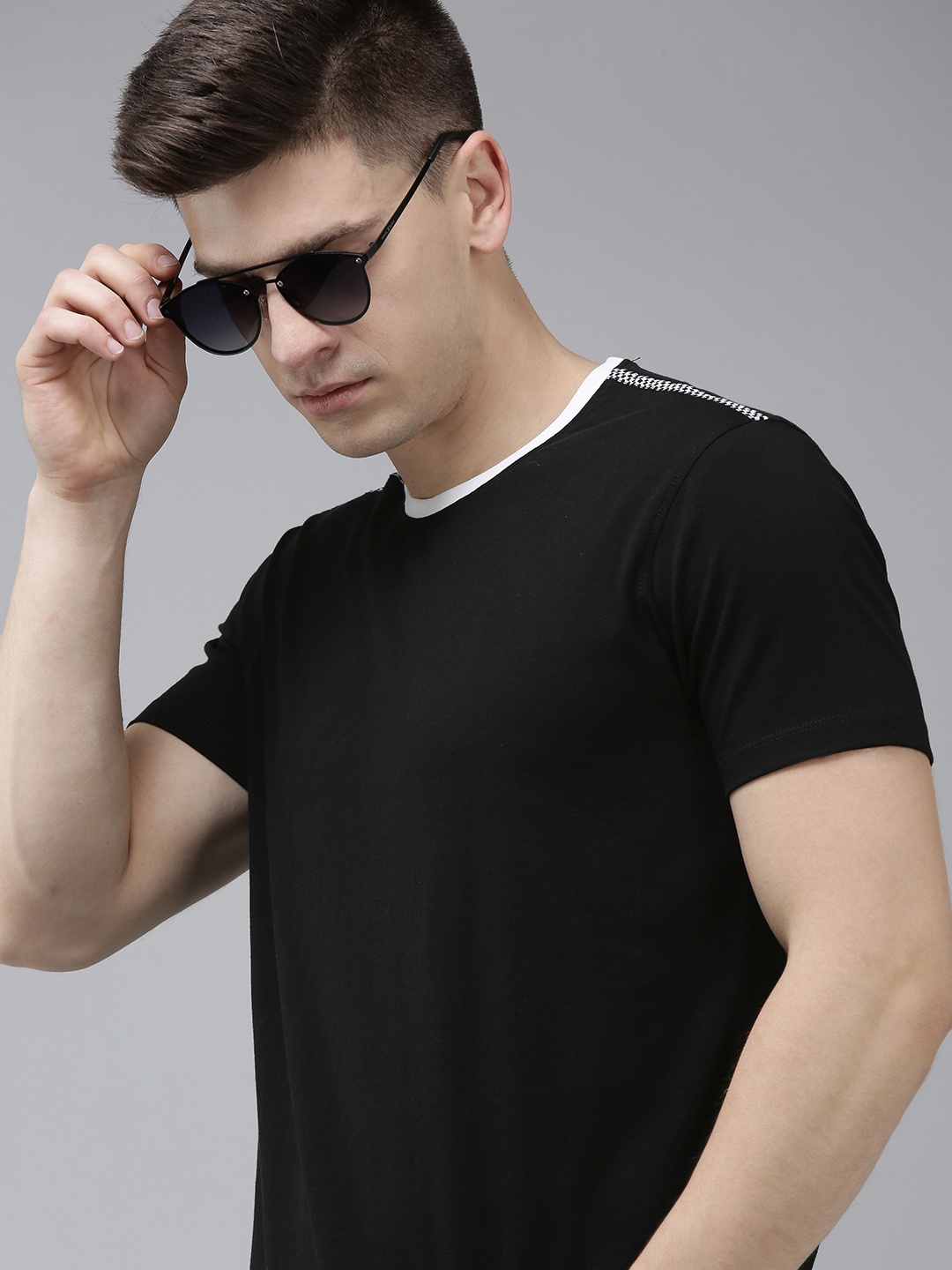 

SPYKAR Men Black Solid Pure Cotton Slim Fit Casual T-shirt