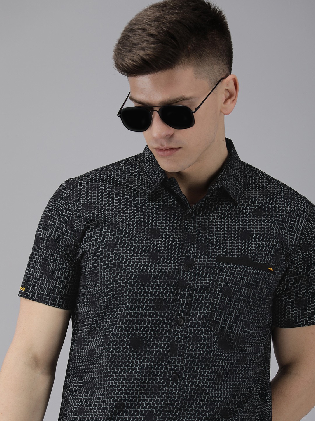 

SPYKAR Men Black & Grey Slim Fit Printed Casual Shirt