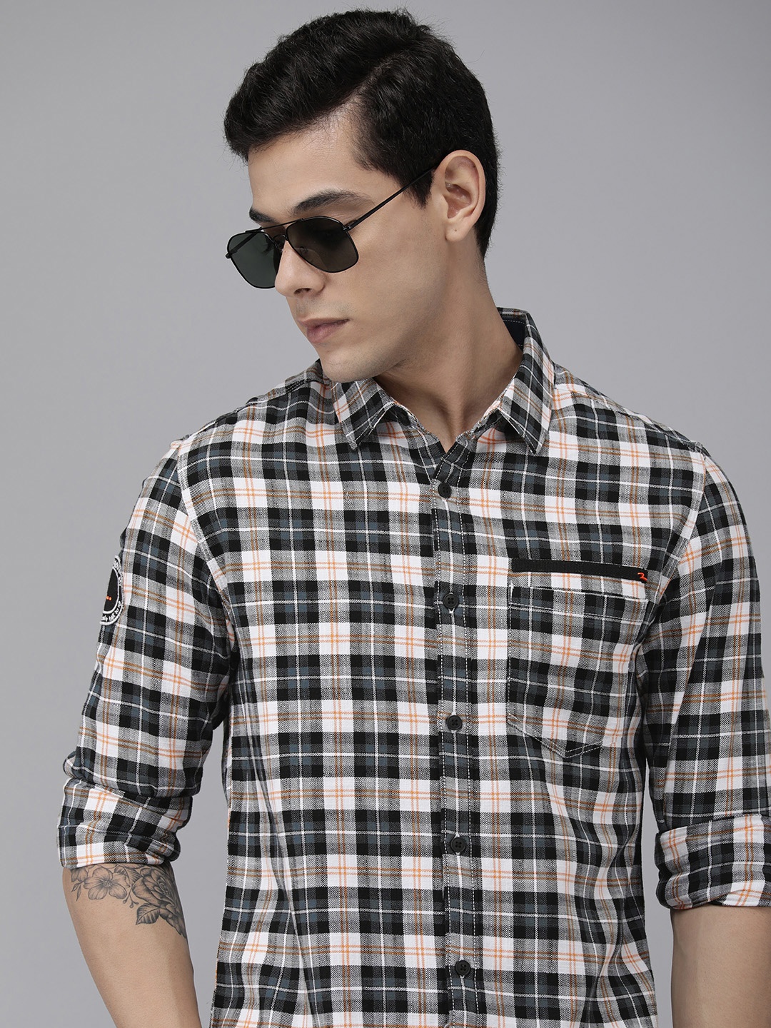 

SPYKAR Men Orange And Black Slim Fit Checked Pure Cotton Casual Shirt