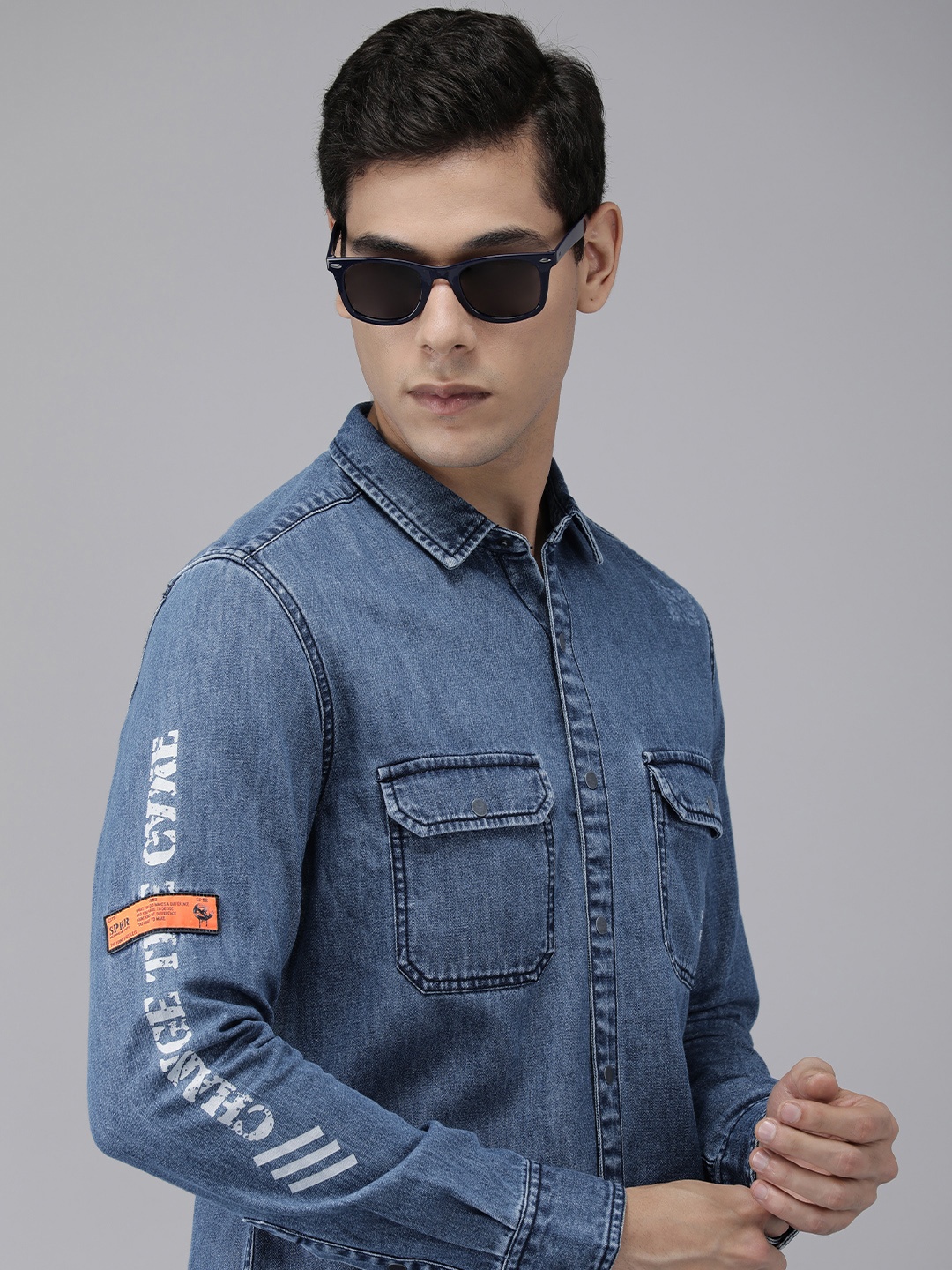 

SPYKAR Men Blue Solid Slim Fit Pure Cotton Casual Shirt