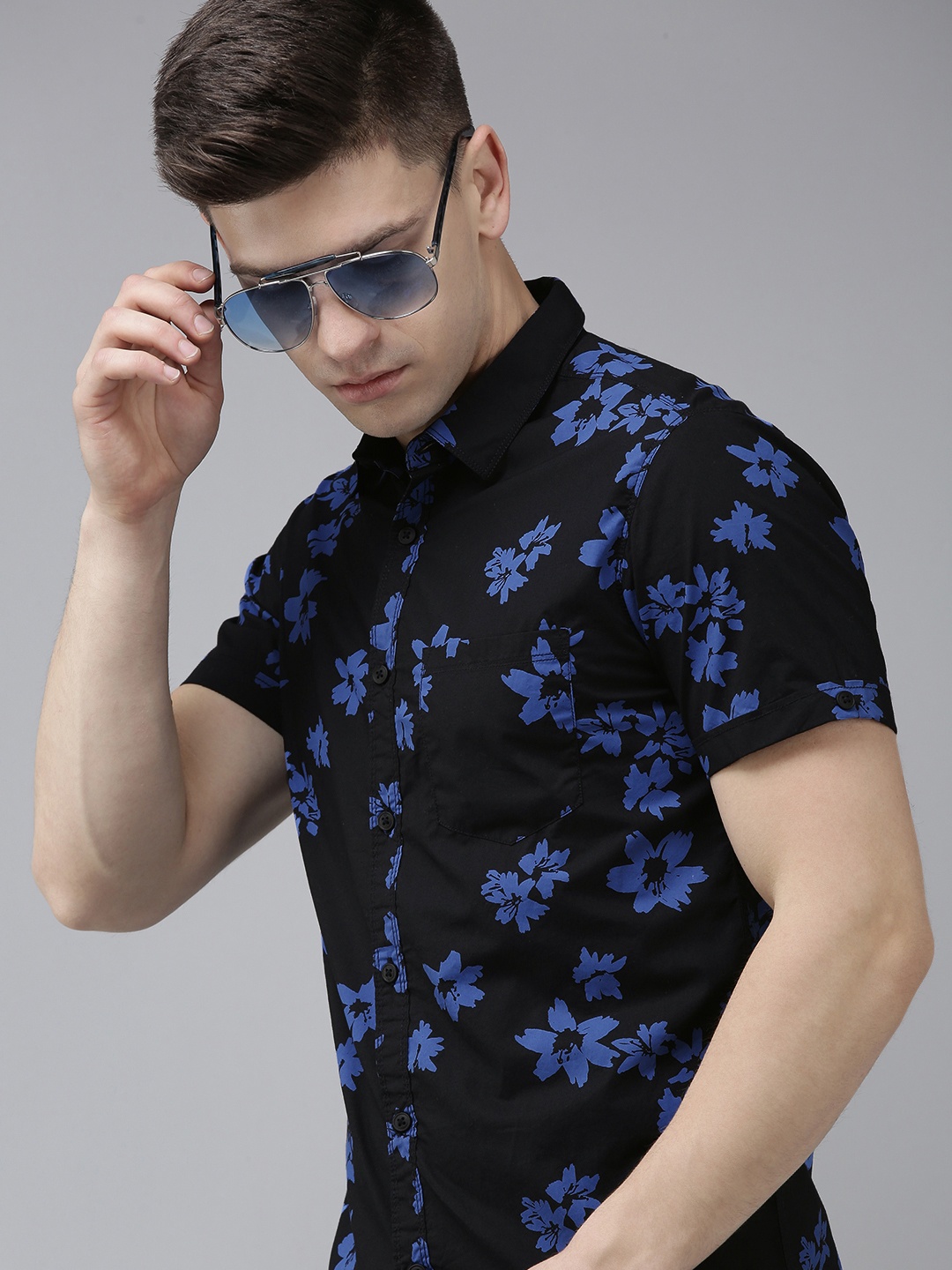 

SPYKAR Men Navy Blue Slim Fit Floral Printed Pure Cotton Casual Shirt