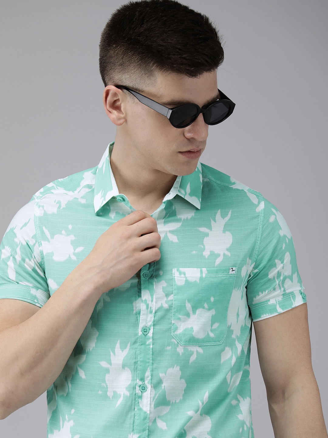 

SPYKAR Men Sea Green Printed Slim Fit Pure Cotton Casual Shirt