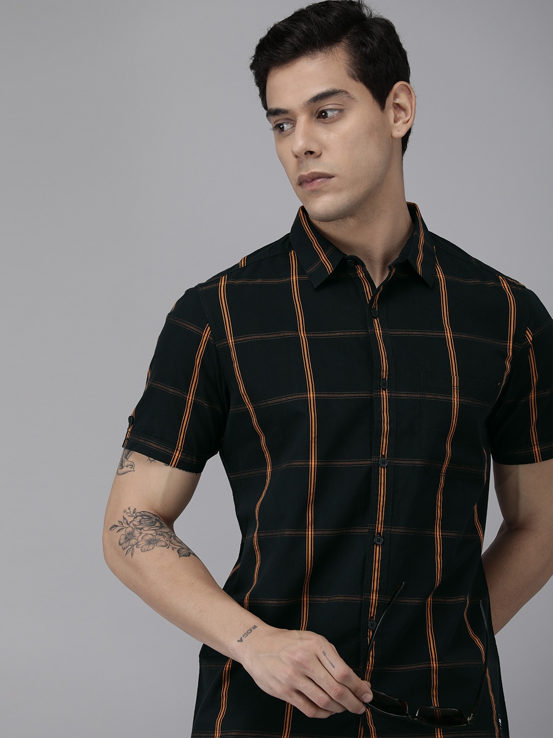 

SPYKAR Men Black Slim Fit Checked Pure Cotton Casual Shirt