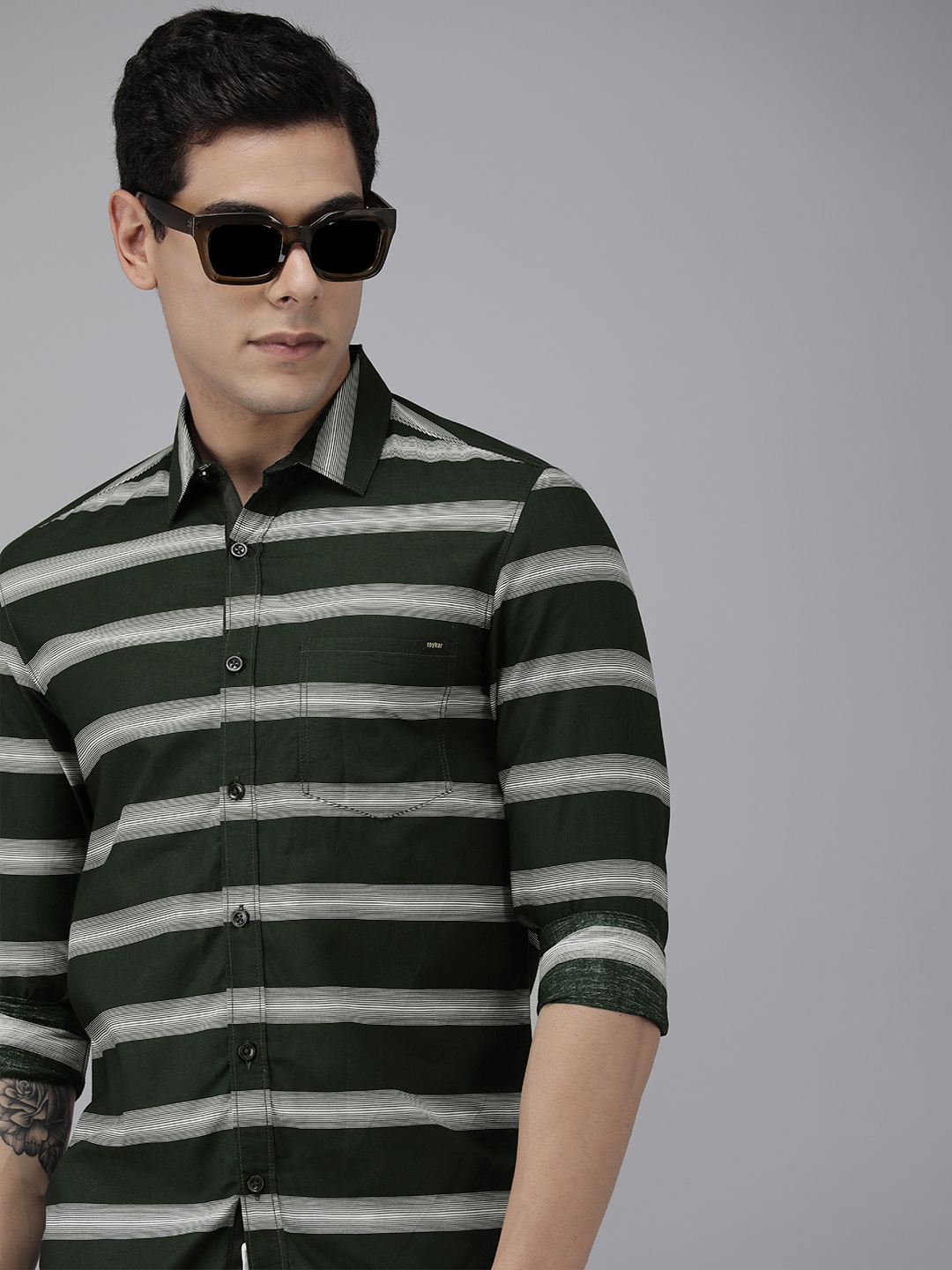 

SPYKAR Men Green Horizontal Stripes Slim Fit Casual Shirt