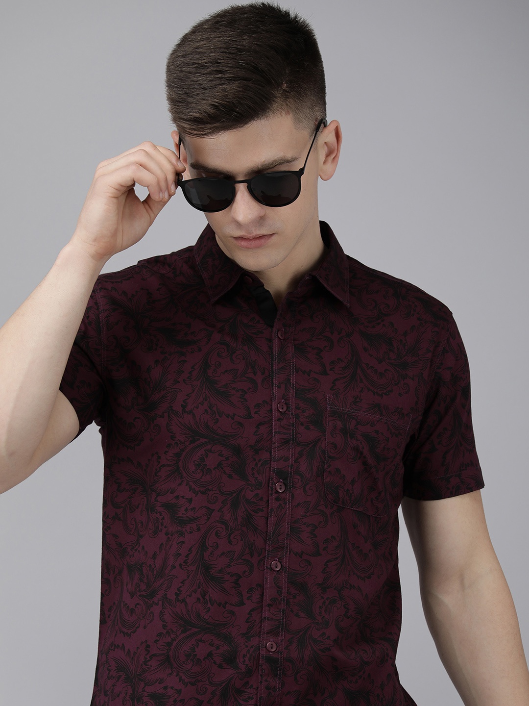 

SPYKAR Men Burgundy Floral Printed Slim Fit Casual Shirt