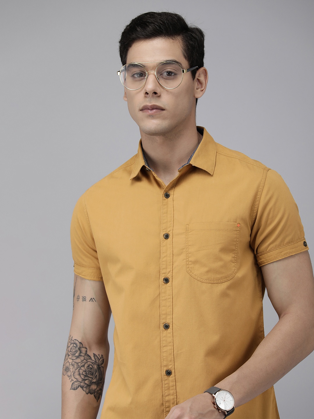 

SPYKAR Men Khaki Solid Short Sleeve Slim Fit Casual Shirt
