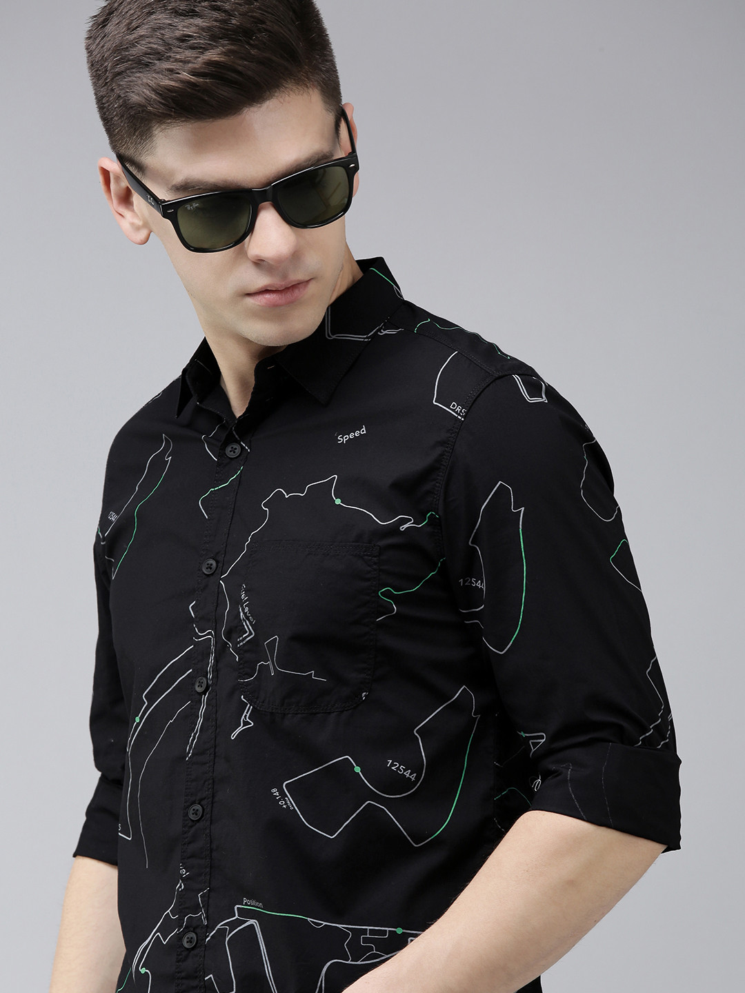 

SPYKAR Men Black Slim Fit Geometric Printed Pure Cotton Casual Shirt