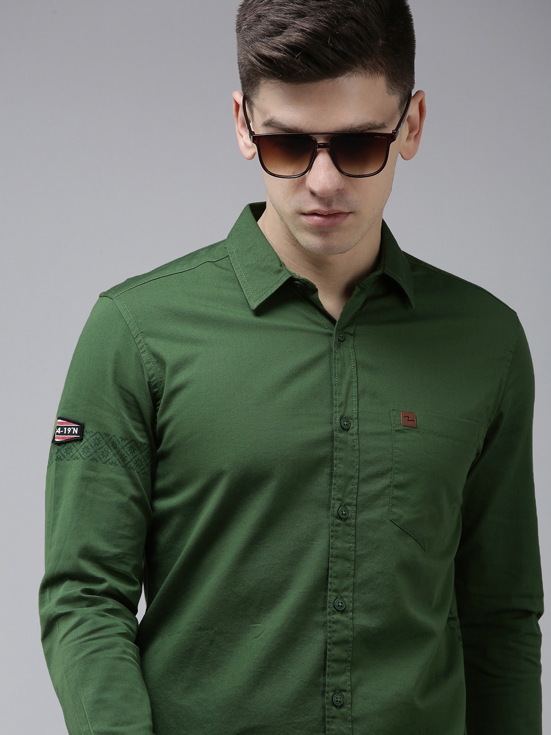 

SPYKAR Men Olive Green Solid Slim Fit Casual Shirt