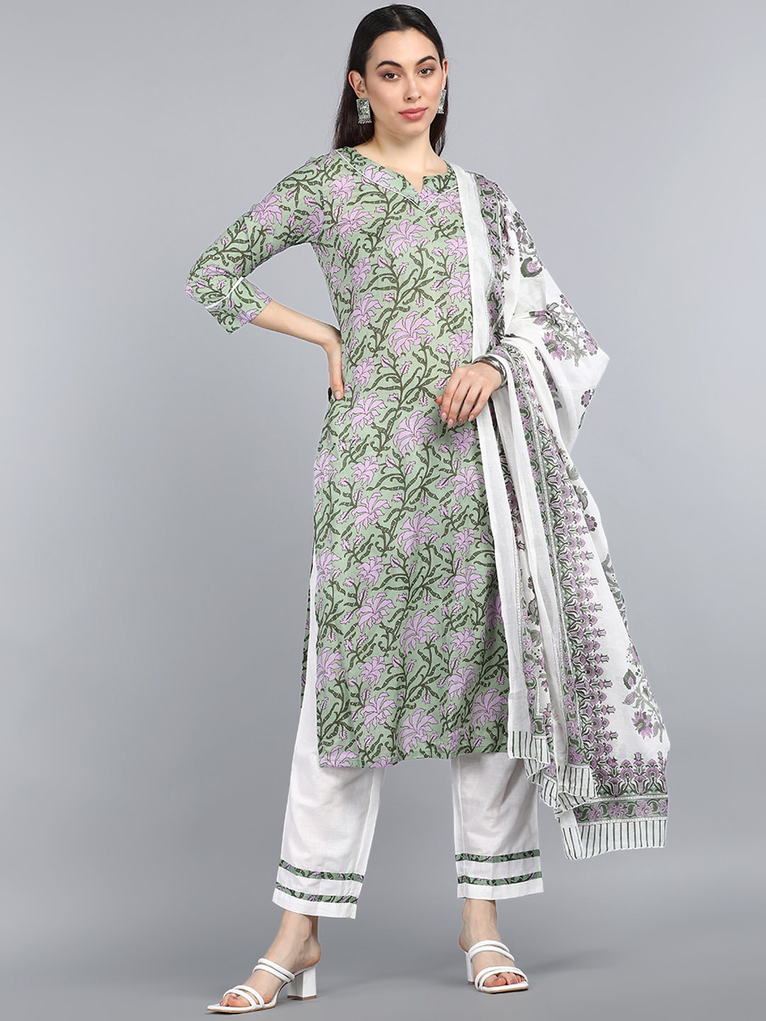 

AHIKA Women Green Floral Printed Regular Pure Cotton Kurta with Trousers & With Dupatta