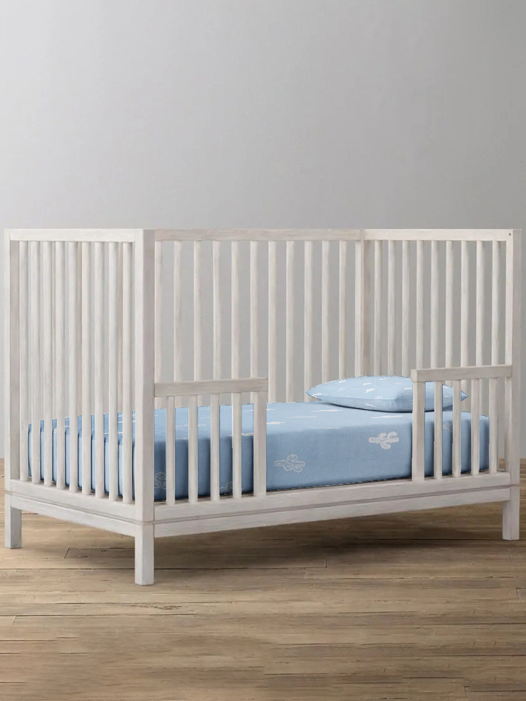 

THE BABY ATELIER Blue & White Printed 300 TC Crib Bedsheet with Pillow Covers