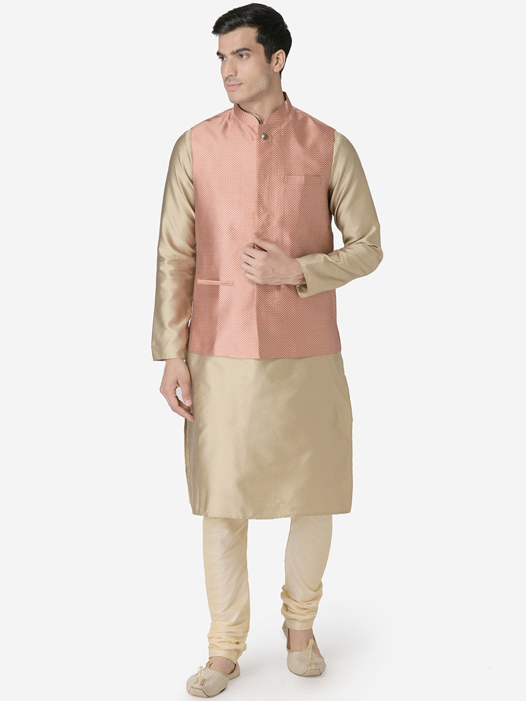 

TABARD Men Yellow Regular Pure Silk Kurta with Churidar and Nehru Jacket