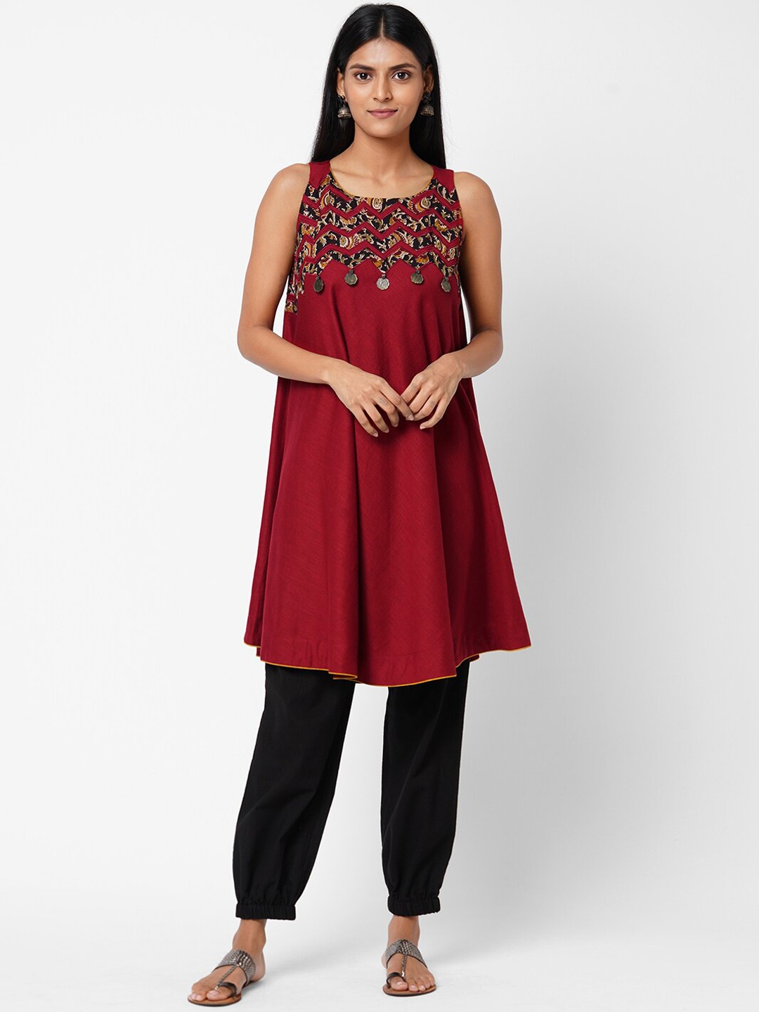 

KAMI KUBI Women Maroon Geometric Yoke Design Kurta