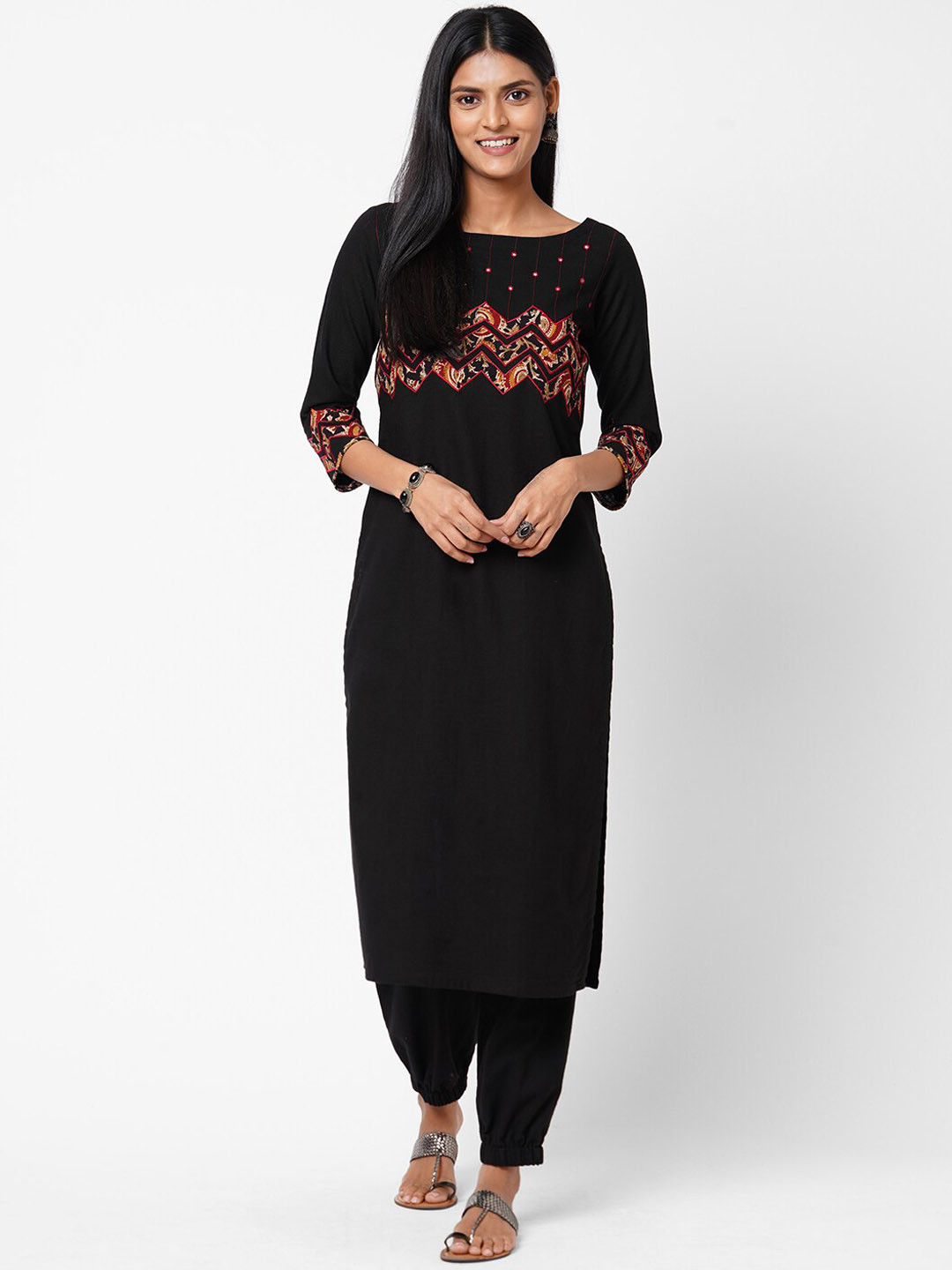 

KAMI KUBI Women Black Geometric Yoke Design Thread Work Kurta