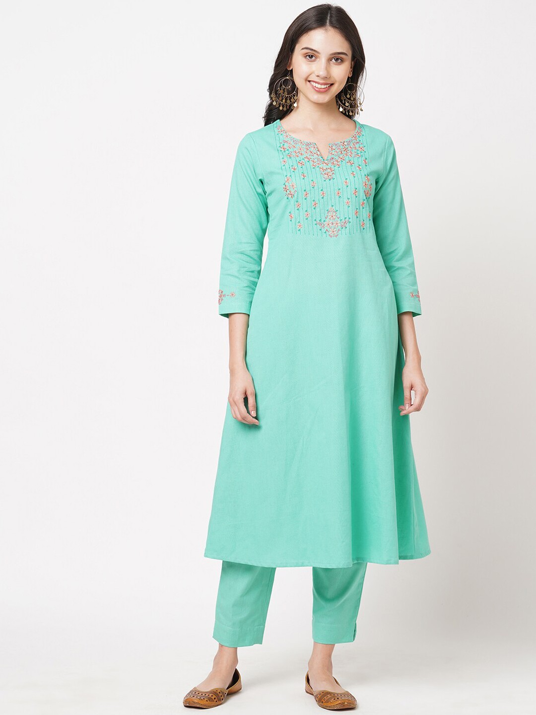 

KAMI KUBI Women Blue Floral Yoke Design Thread Work Kurta