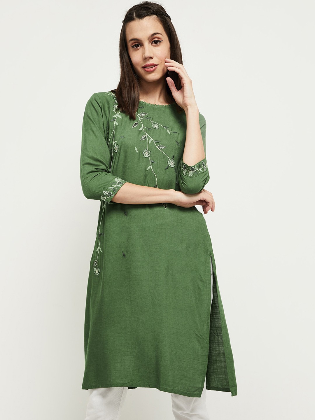 

max Women Green Floral Yoke Design Thread Work Kurta