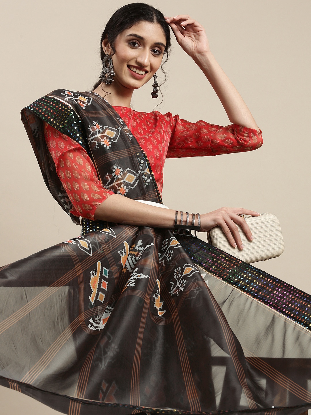 

SHAVYA Grey Ethnic Motifs Sequinned Organza Saree