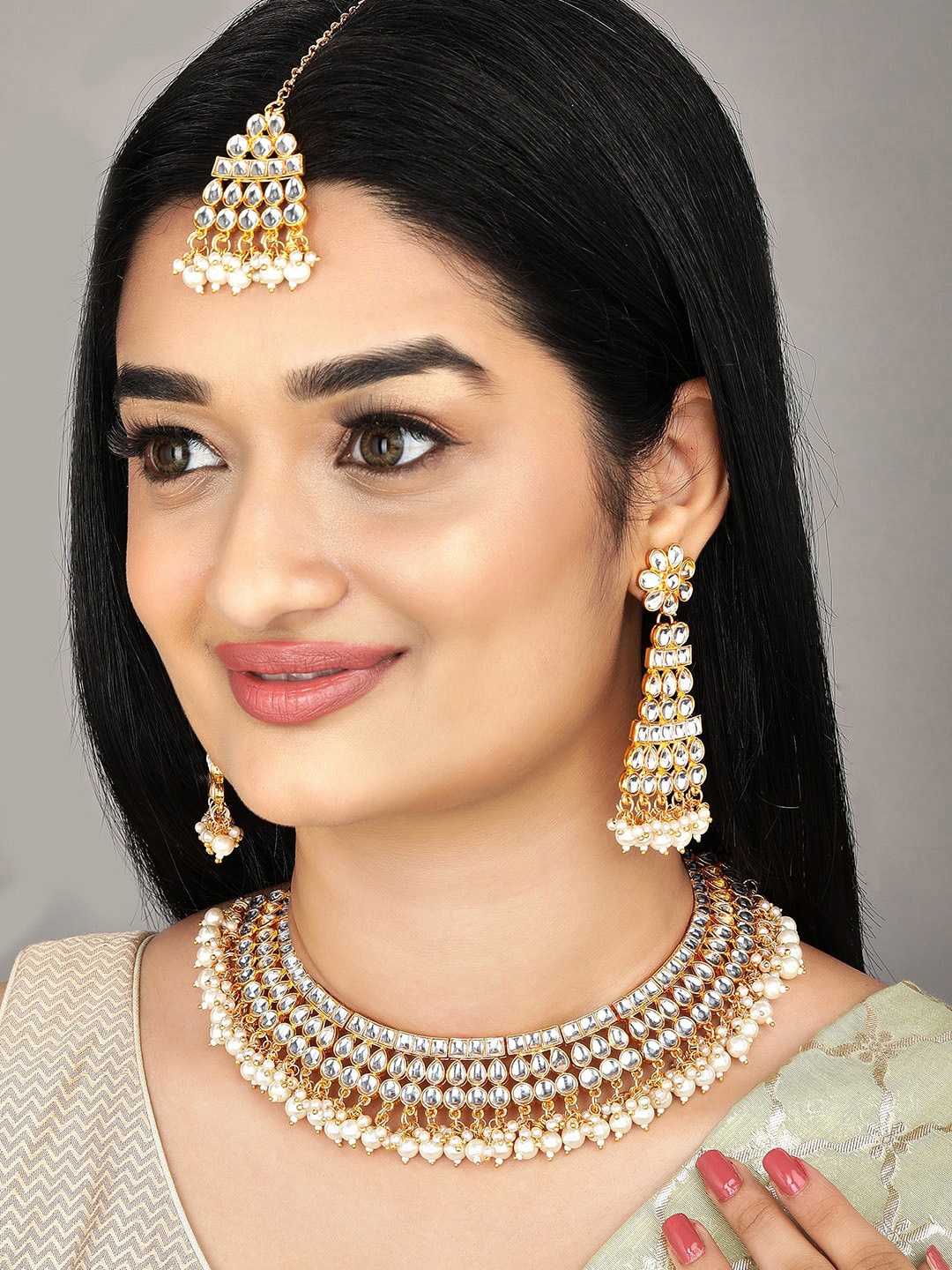 

Anouk Gold-Plated White Kundan-Studded & Pearl Beaded Jewellery Set