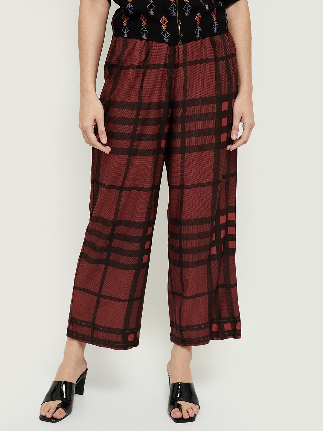 

max Women Red & Black Checked Knitted Cropped Palazzos