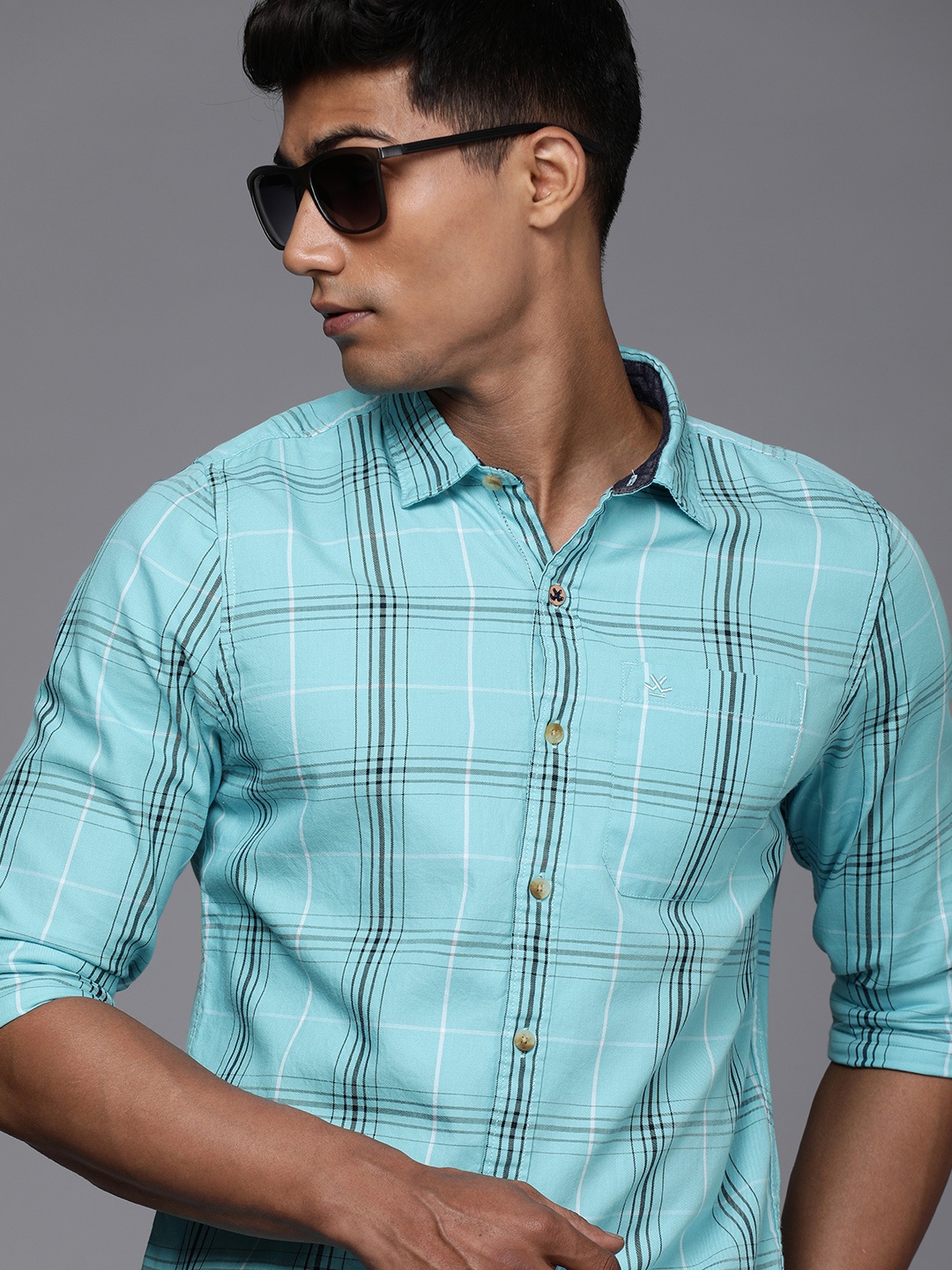 

WROGN Men Turquoise Blue & Black Slim Fit Checked Casual Shirt