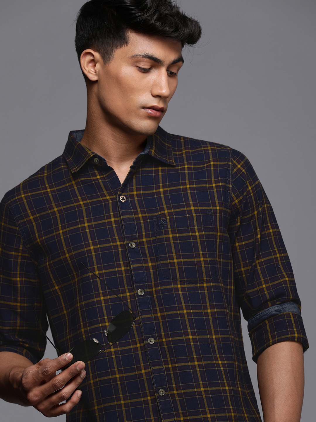 

WROGN Men Navy Blue & Mustard Yellow Slim Fit Checked Pure Cotton Casual Shirt