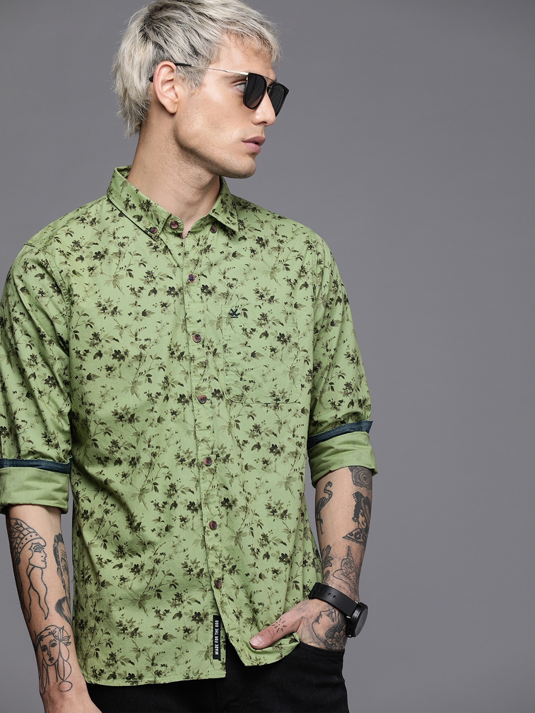 

WROGN Men Green Slim Fit Floral Printed Casual Shirt