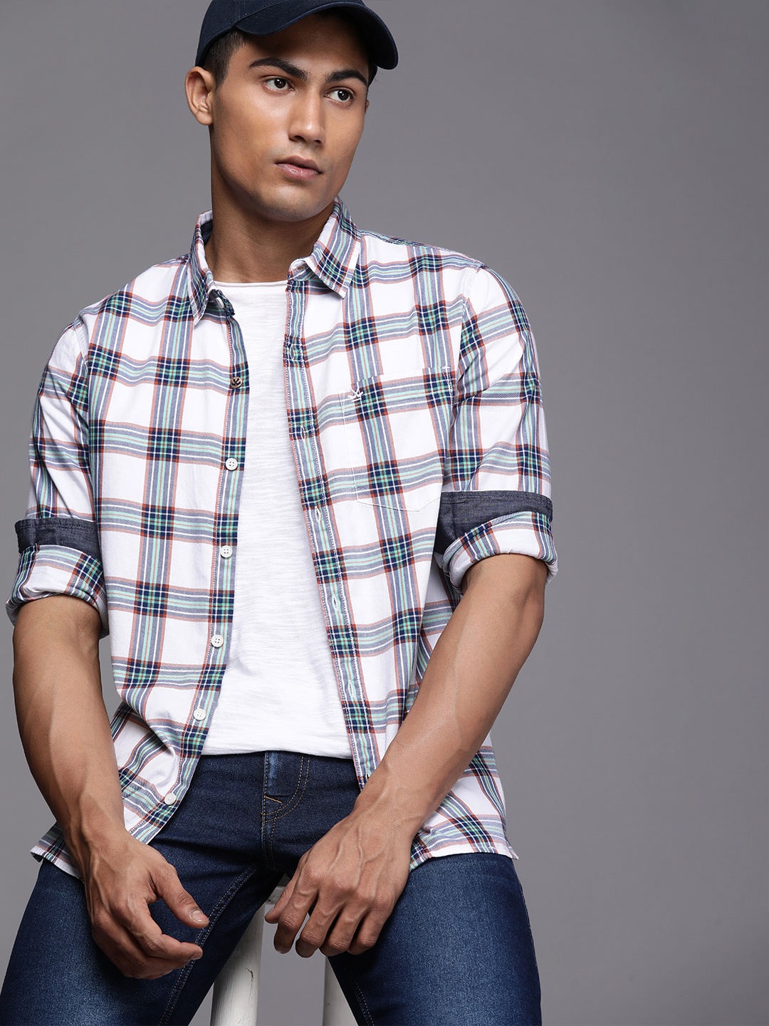 

WROGN Men White Slim Fit Tartan Checks Casual Shirt