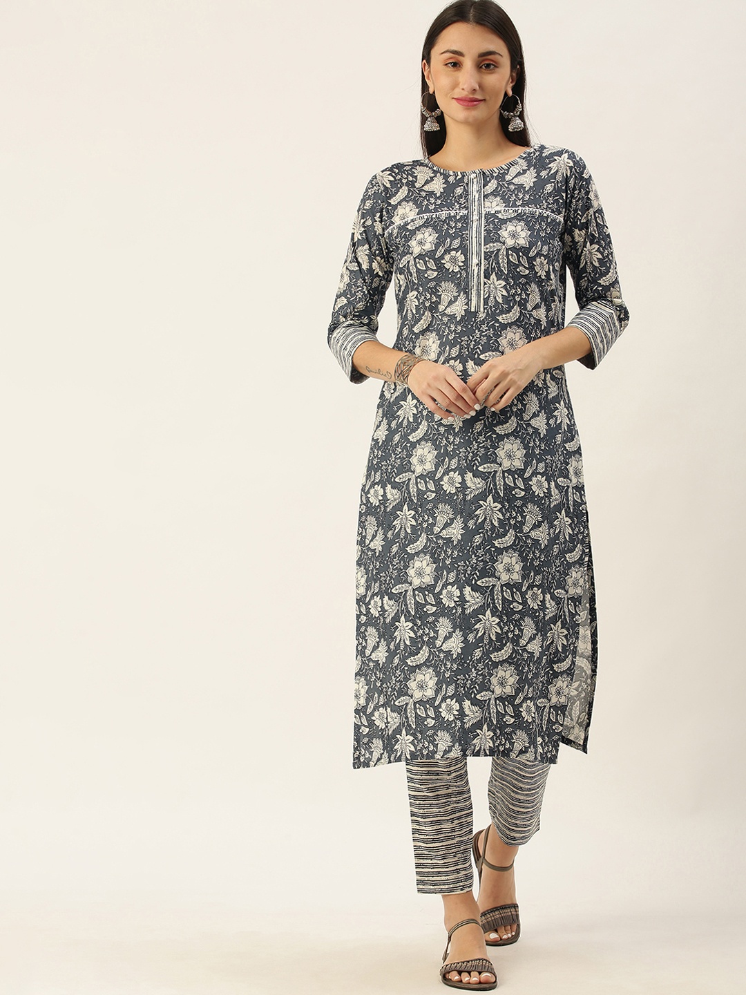 

Minora Women Grey Floral Printed Pure Cotton Kurta with Trousers