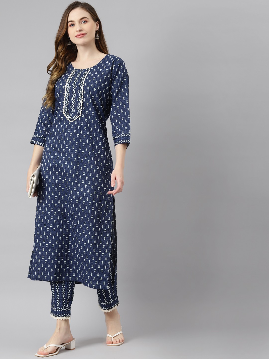 

Readiprint Women Blue & White Ethnic Motifs Printed Pure Cotton Kurta Set