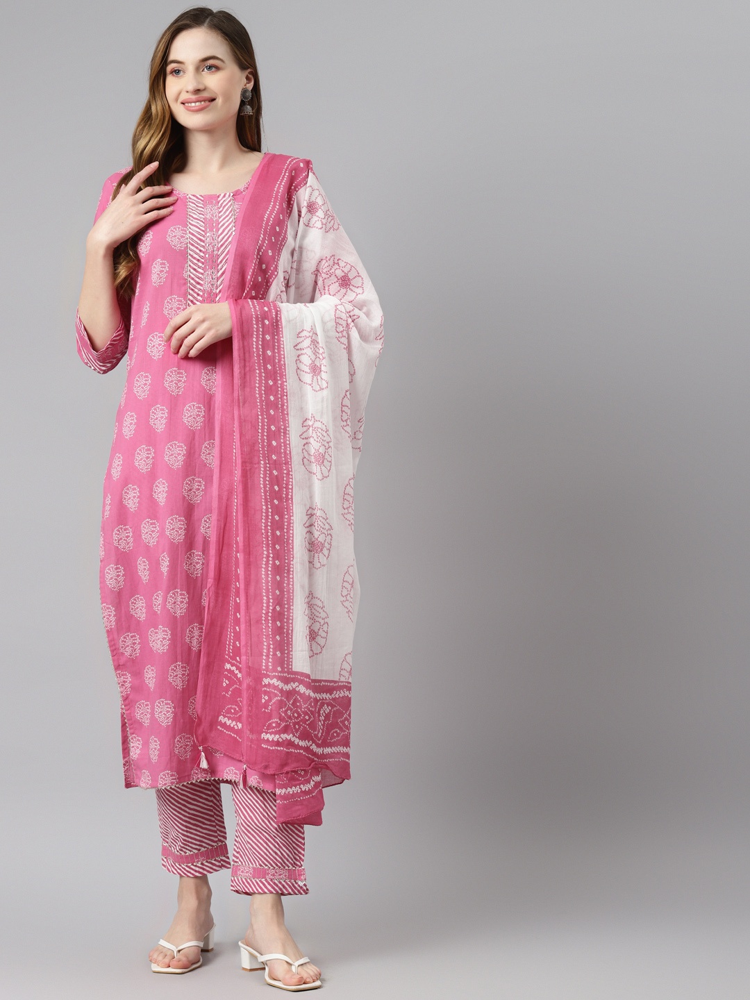 

Readiprint Fashions Women Pink & White Bandhani Printed Pure Cotton Kurta Set