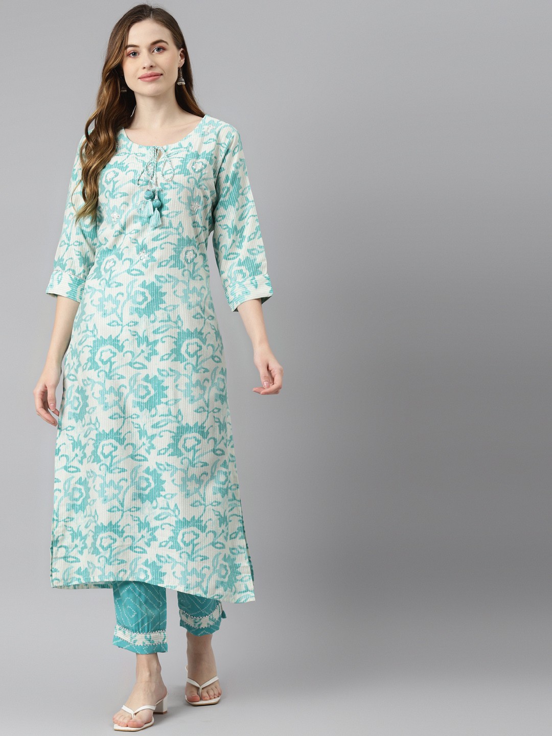 

Readiprint Fashions Women Green & White Ethnic Motifs Printed Kurta with Trousers