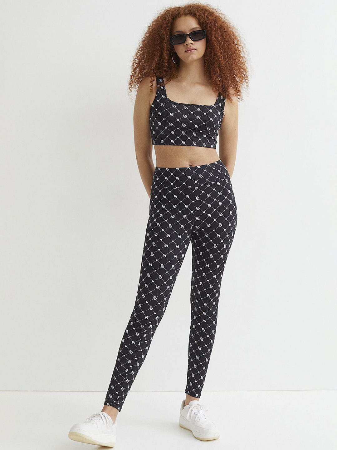 

H&M Women Black & White Patterned Leggings