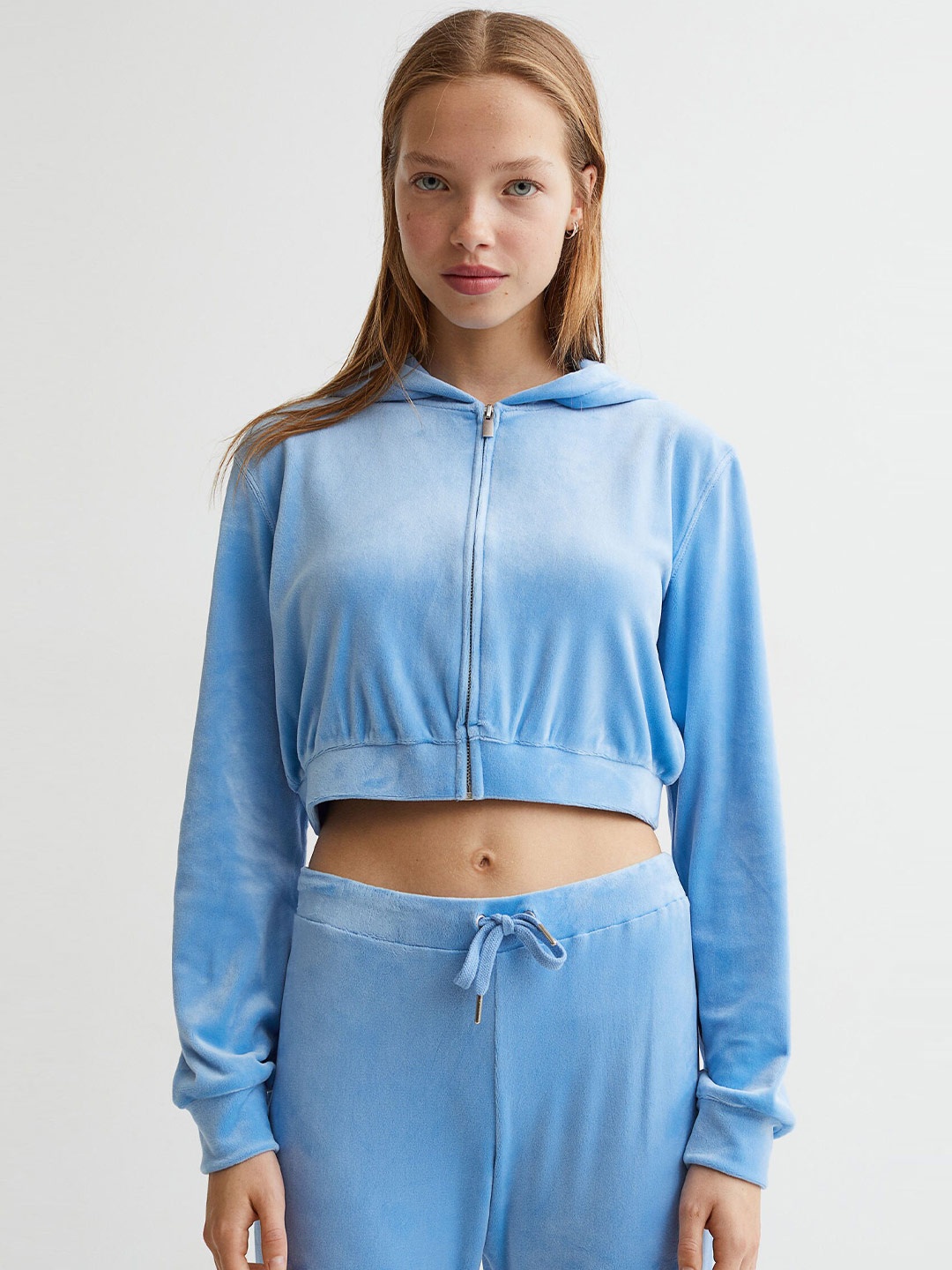 

H&M Women Blue Cropped Velour Zip-Though Hoodie