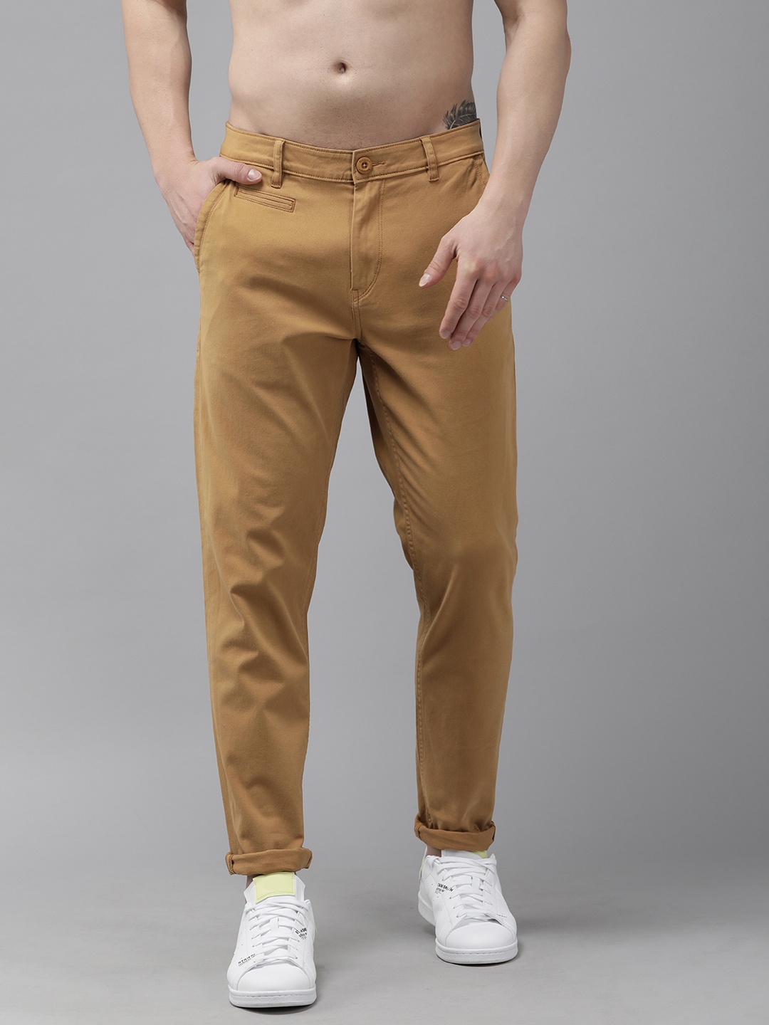 

The Roadster Lifestyle Co Men Khaki Trousers