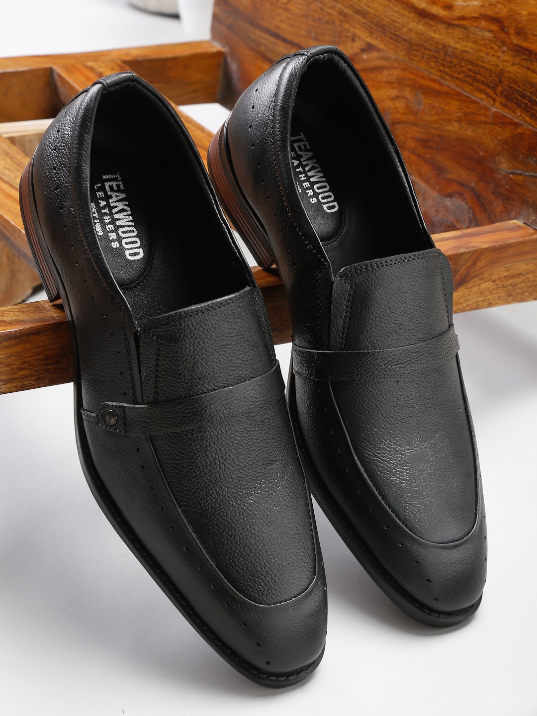

Teakwood Leathers Men Black Textured Leather Formal Loafers