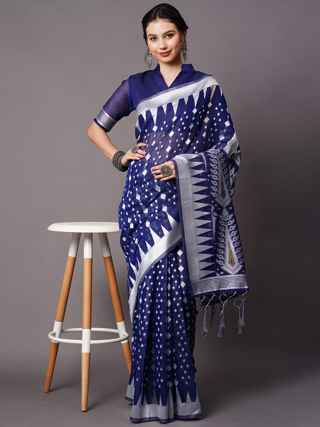 

Mitera Navy Blue & Silver-Toned Silk Cotton Banarasi Saree