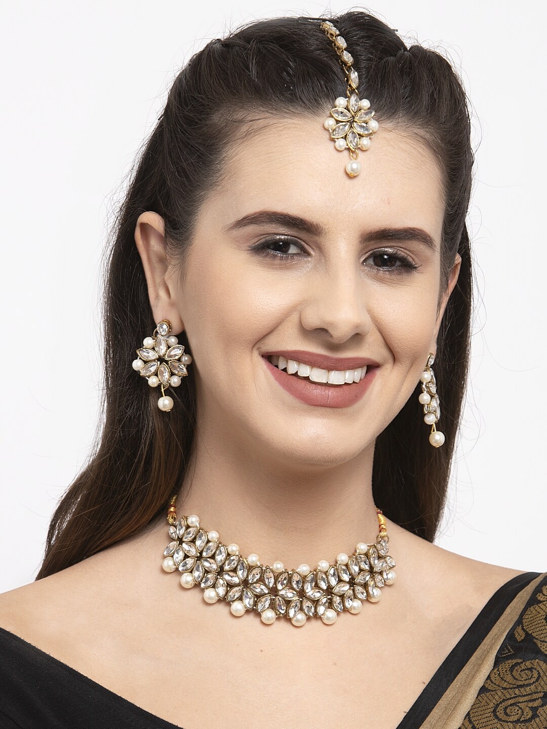 

Shining Diva Gold-Plated White Kundan Studded & Beaded Jewellery Set