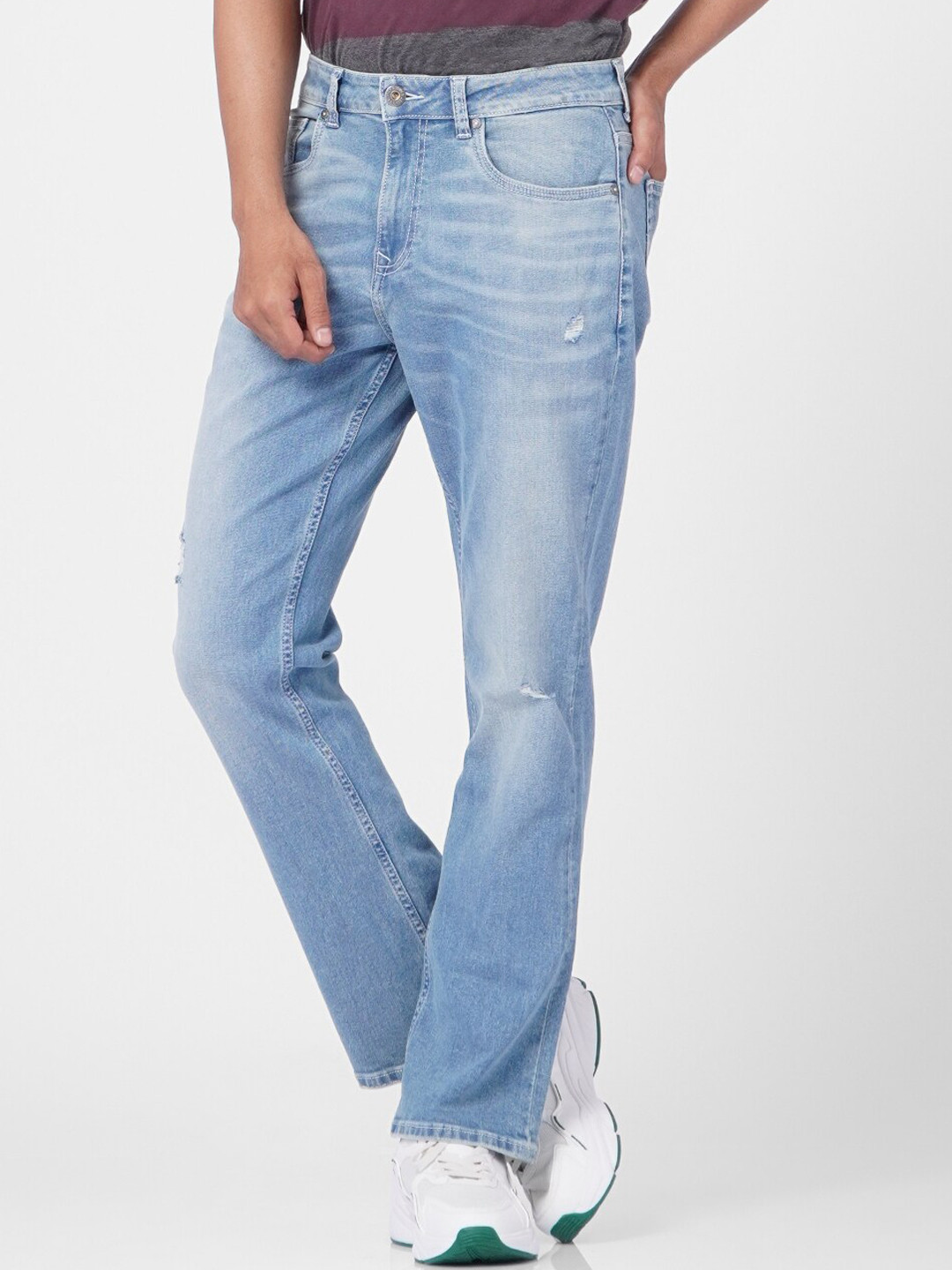 

Jack & Jones Men Blue Bootcut Low-Rise Low Distress Light Fade Jeans