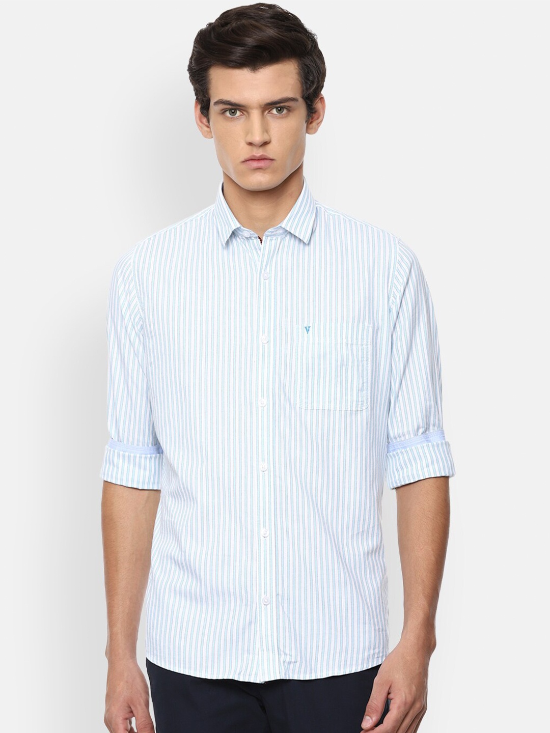 

Van Heusen Sport Men Blue Slim Fit Opaque Pure Cotton Striped Casual Shirt