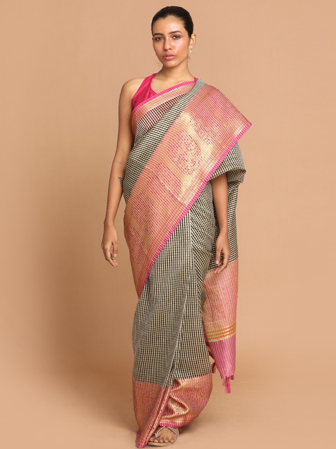 

Indethnic Black & Fuchsia Checked Zari Linen Blend Banarasi Saree