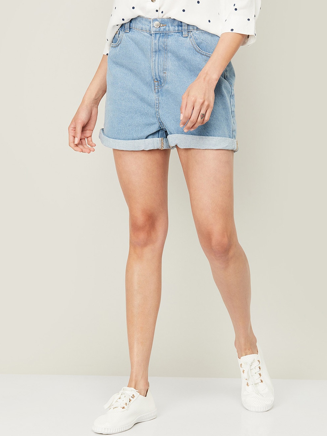 

Ginger by Lifestyle Women Blue Washed Denim Shorts