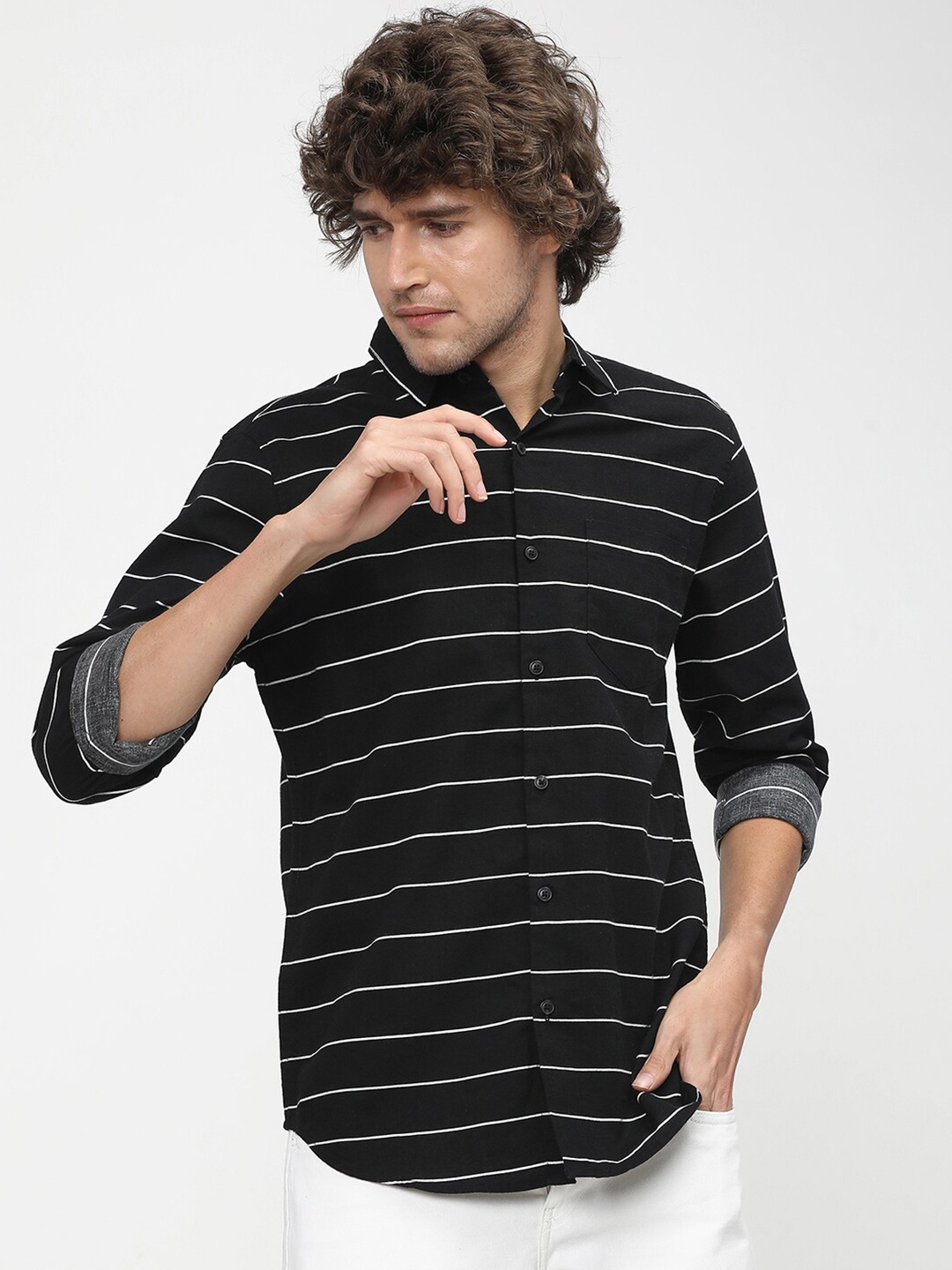 

KETCH Men Slim Fit Horizontal Striped Casual Shirt, Black