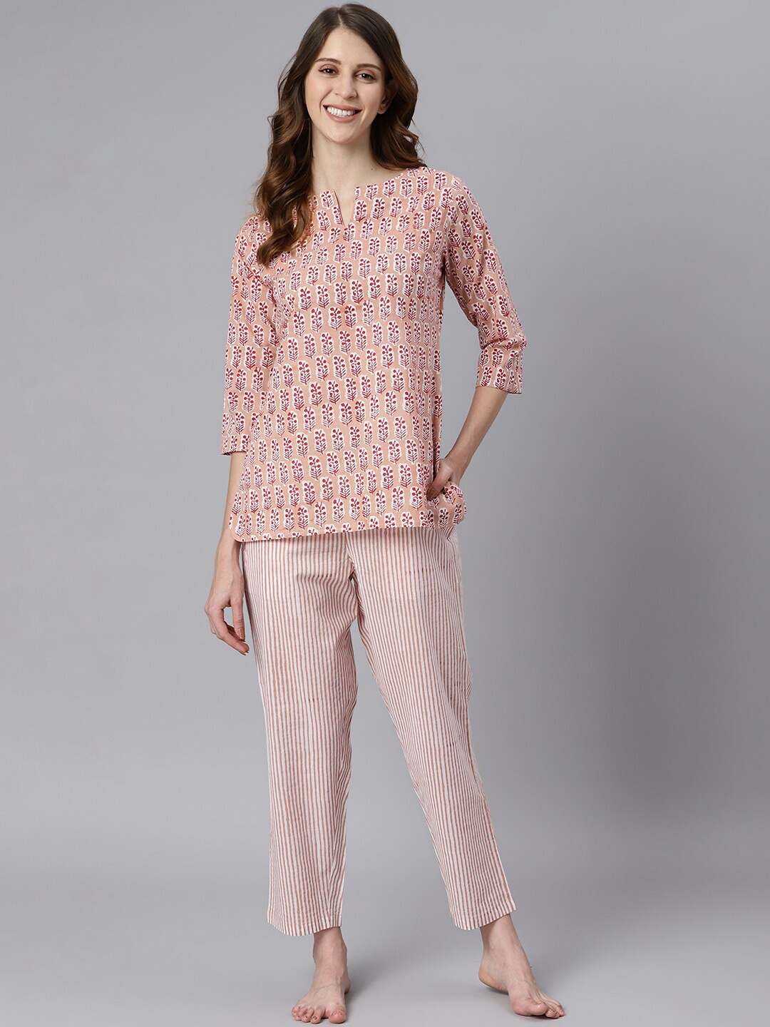 

Janasya Women Peach-Coloured & White Printed Pure Cotton Night suit