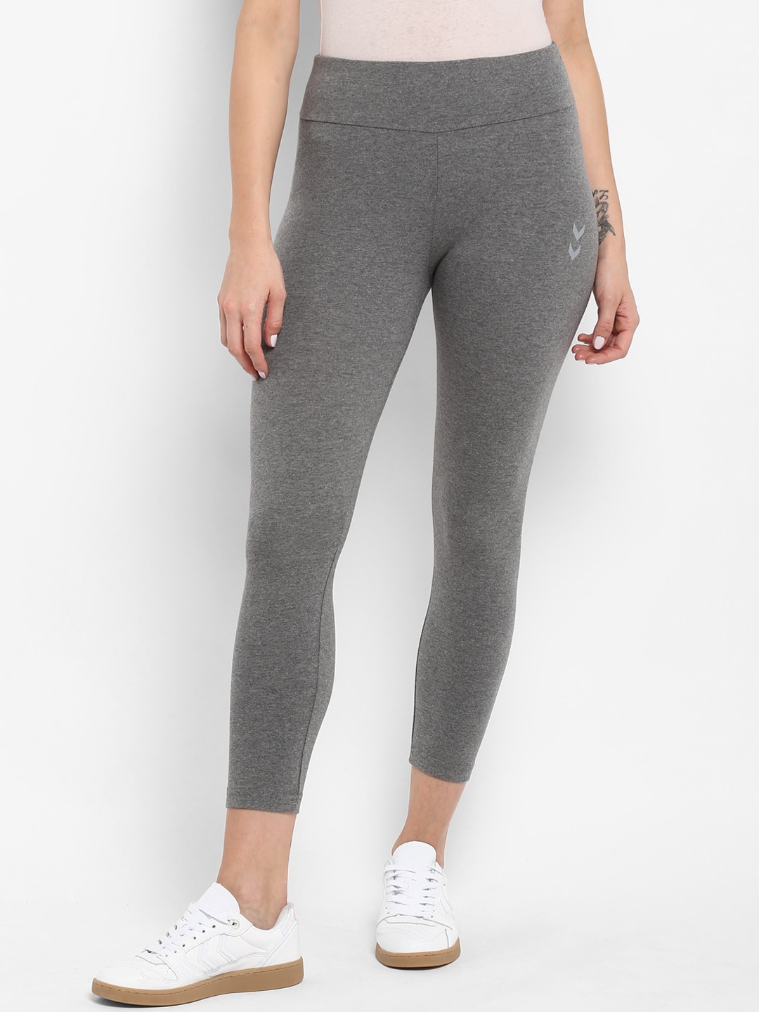 

hummel Women Grey Solid Tights