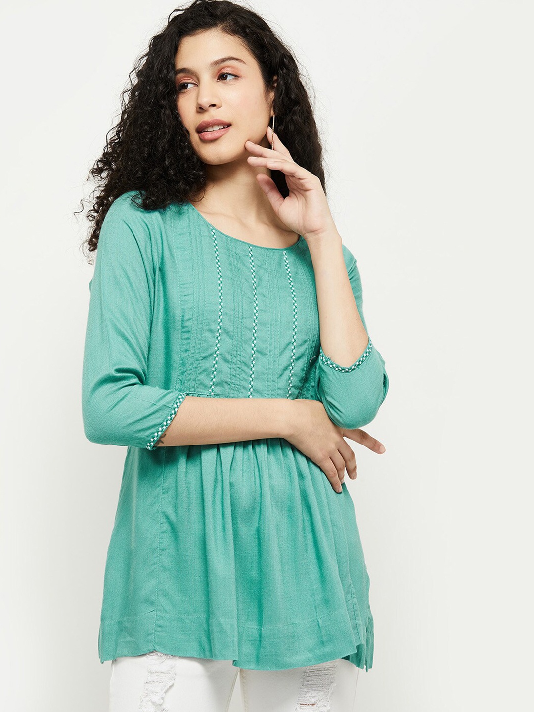 

max Green Geometric Embroidered Thread Work Thread Work Empire Kurti