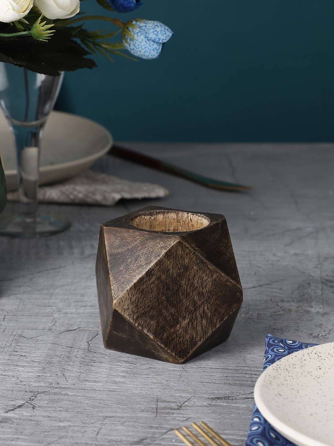 

The Decor Mart Brown Multi Surfaced Cube Wood Planter