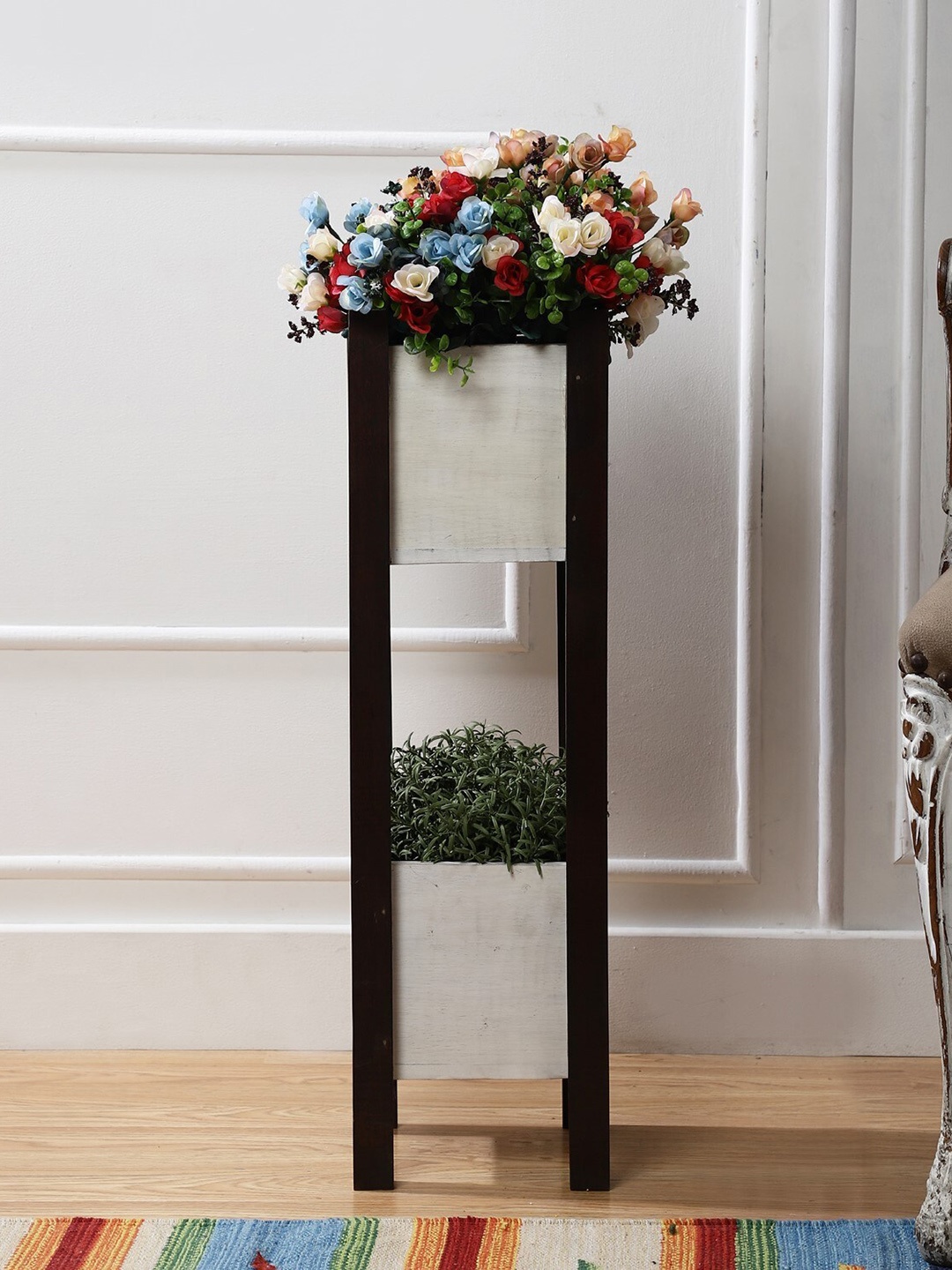 

The Decor Mart Brown & Off-White Elegant Planters With Wooden Stand