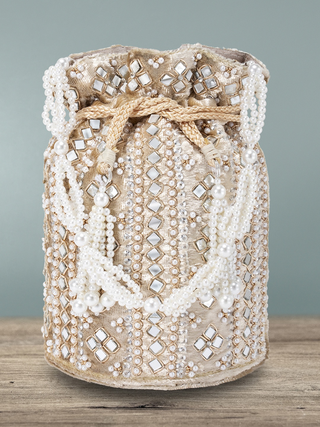 

Peora Cream-Coloured & White Embellished Potli Clutch