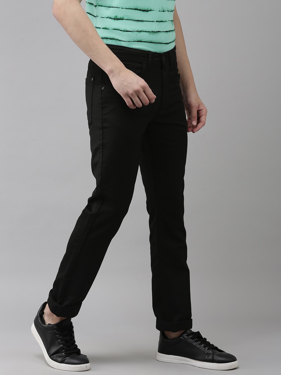 

VAN HEUSEN DENIM LABS Men Black Slim Fit Low-Rise Stretchable Jeans