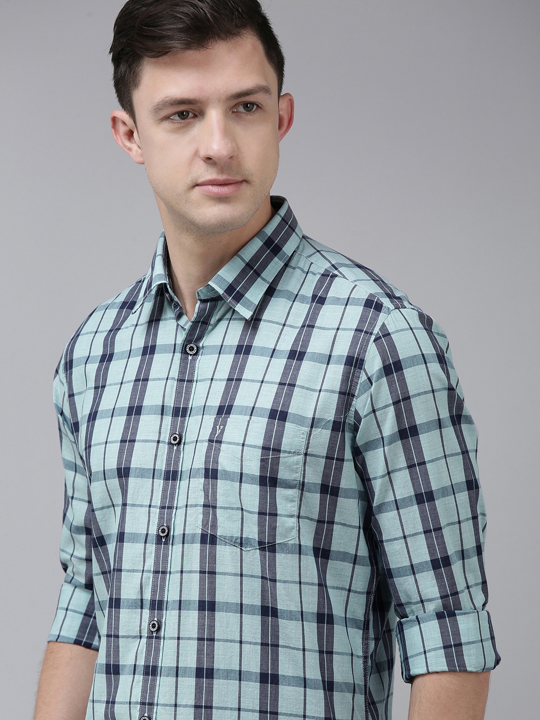 

Van Heusen Sport Men Blue Checked Slim Fit Pure Cotton Casual Shirt