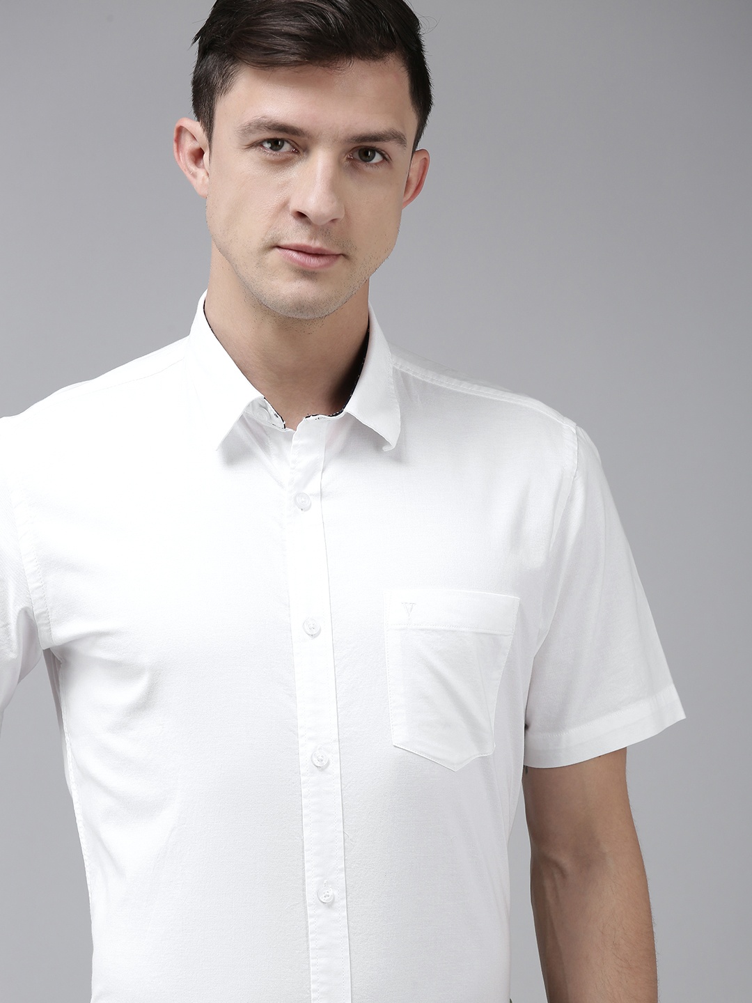 

Van Heusen Sport Men White Slim Fit Solid Casual Shirt